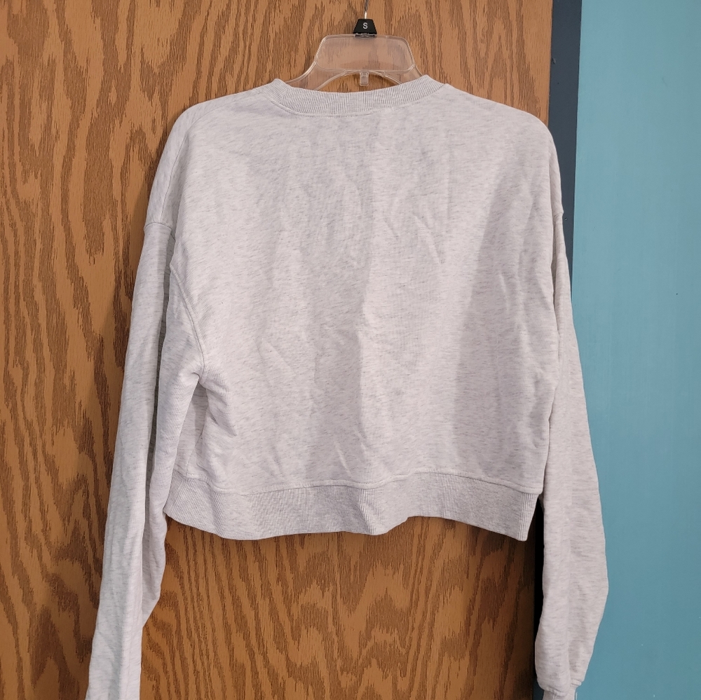 Worn 1 time Crop top sweatshirt